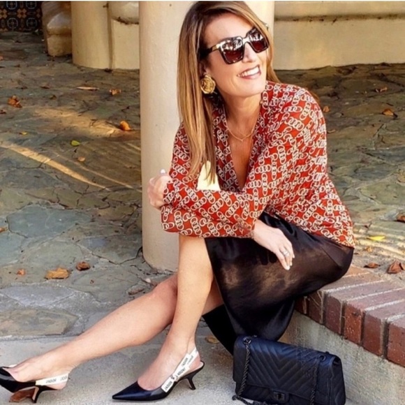 Cabi 3951 Ringleader Chain Print Wrap top - Picture 3 of 10